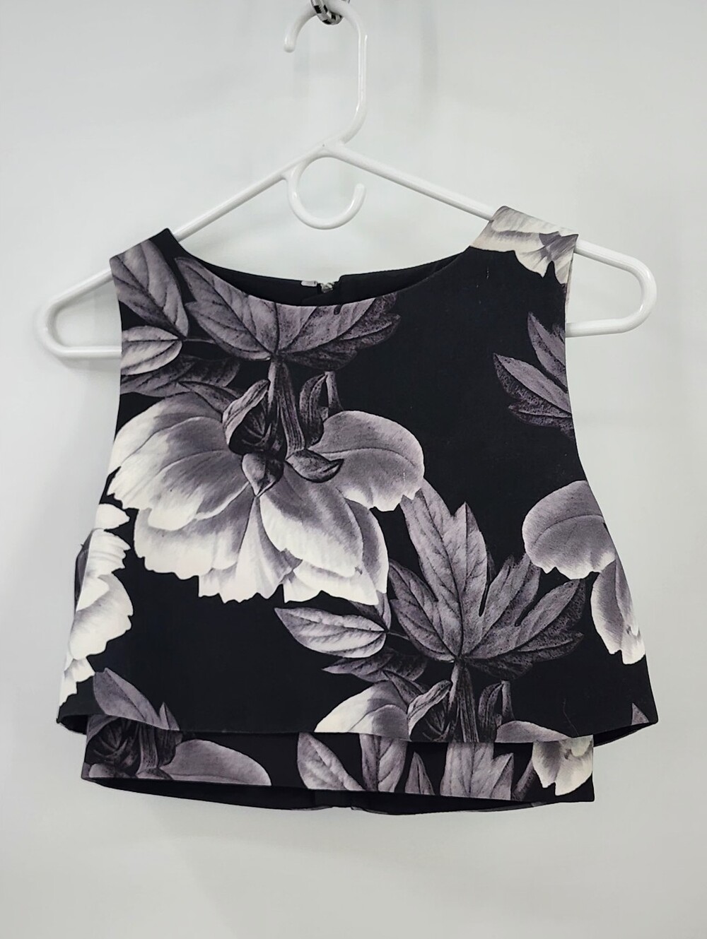 KEEPSAKE the Label Black and Gray Floral Layered Crop Top, Medium